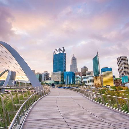 Metro Hotel Perth City Экстерьер фото