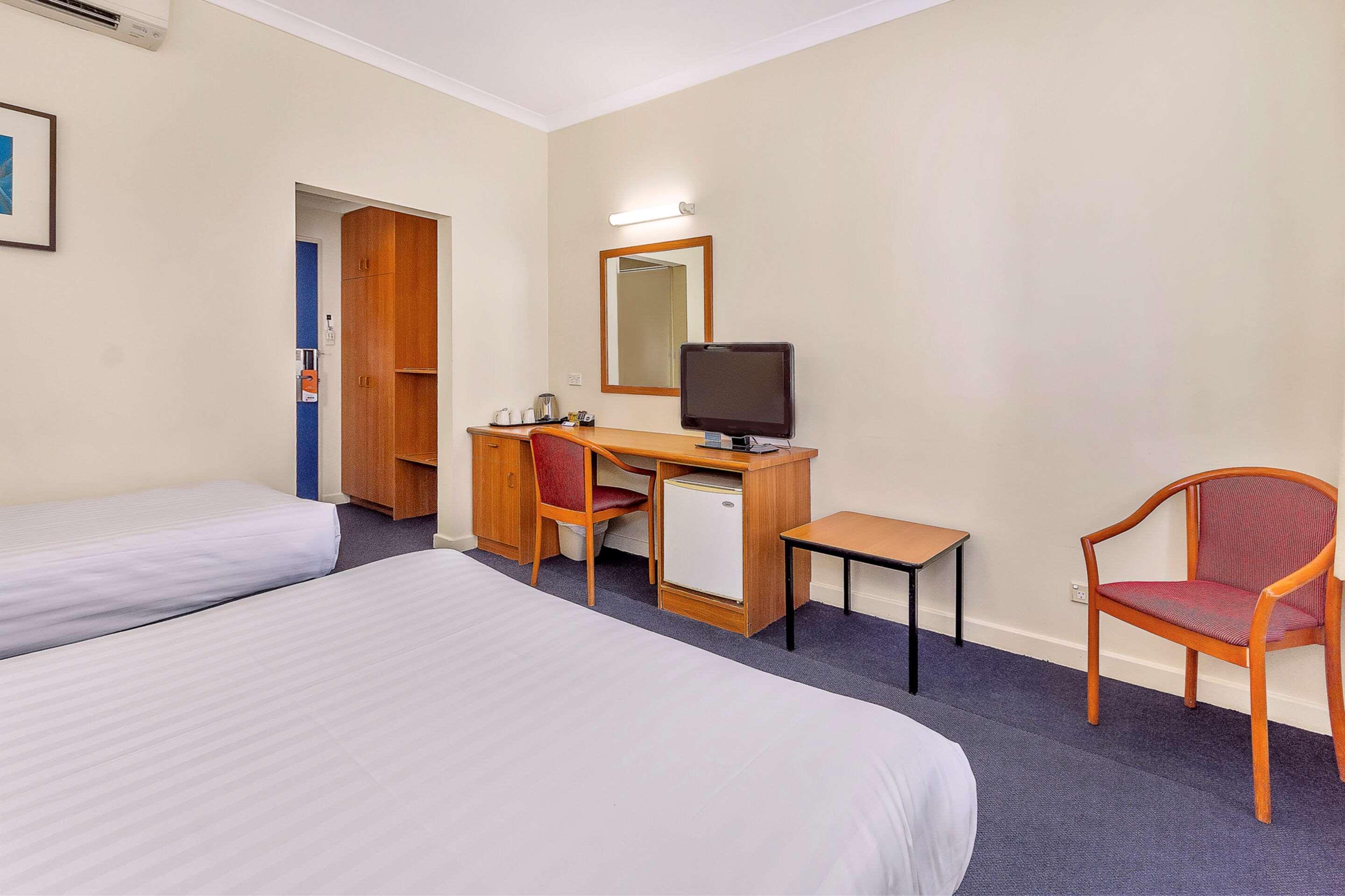 Metro Hotel Perth City Экстерьер фото