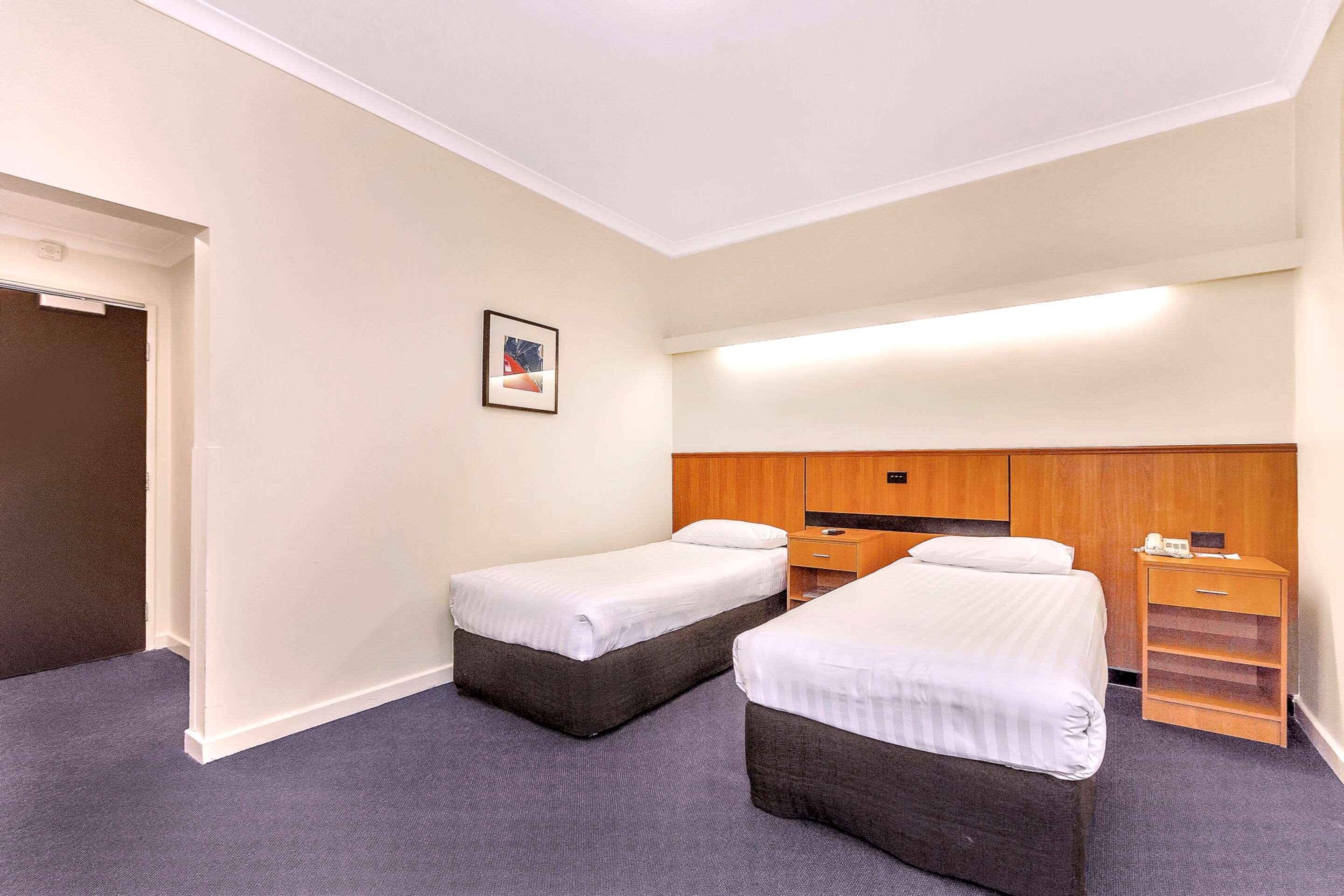 Metro Hotel Perth City Экстерьер фото