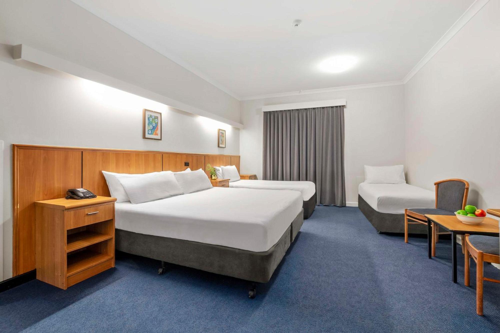 Metro Hotel Perth City Экстерьер фото
