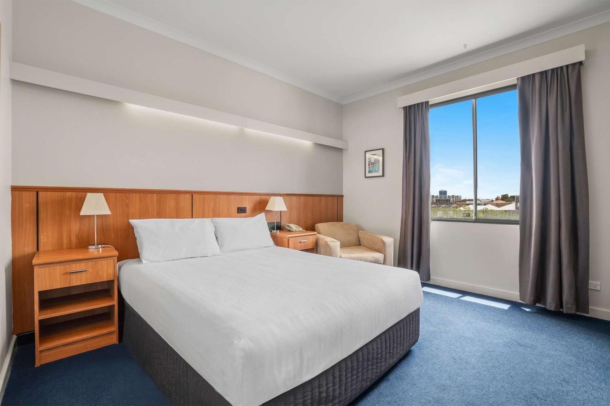 Metro Hotel Perth City Экстерьер фото